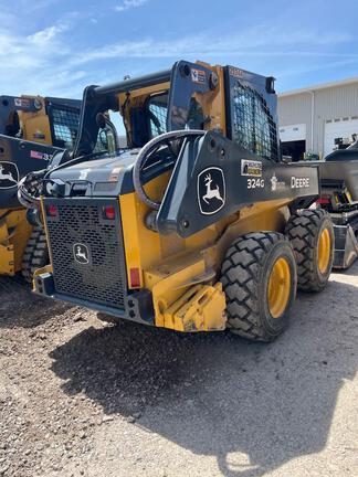 324G SKID STEER LOADER BASE - Cab w/ AC; 12x16.5 Tires; General Purpose Bkt; Options: Camera, Self-Leveling, Ride Control, 2 Speed, Hi-Flo, Counterweights
