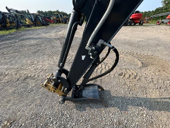 DORF,35 P TIER EXCAVATOR GEN A - Cab w/ AC; Long Arm; Rubber Tracks; w/ Bucket; Hydraulic Thumb
