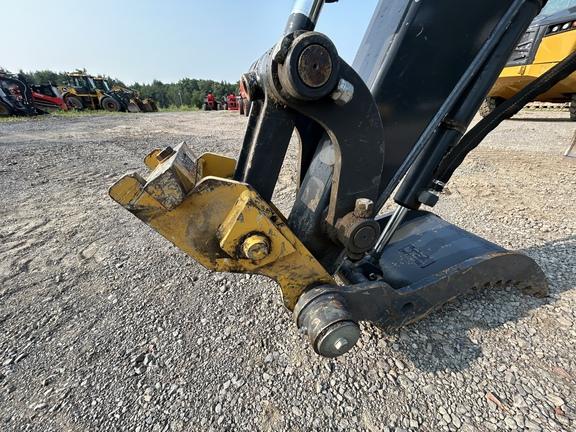 DORF,35 P TIER EXCAVATOR GEN A - Cab w/ AC; Long Arm; Rubber Tracks; w/ Bucket; Hydraulic Thumb