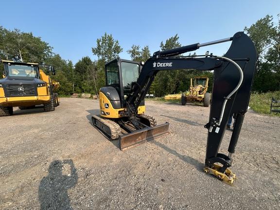 DORF - 35 P TIER EXCAVATOR GEN A - Cab w/ AC; Long Arm; Rubber Tracks; Blade