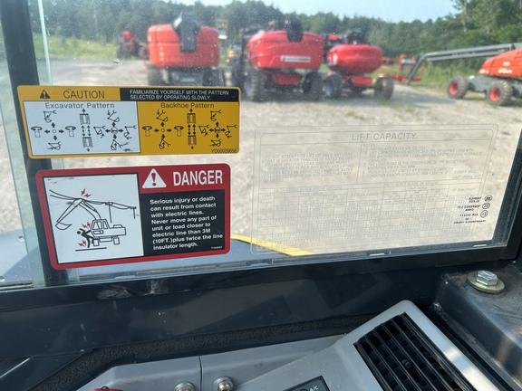 DORF - 35 P TIER EXCAVATOR GEN A - Cab w/ AC; Long Arm; Rubber Tracks; Blade