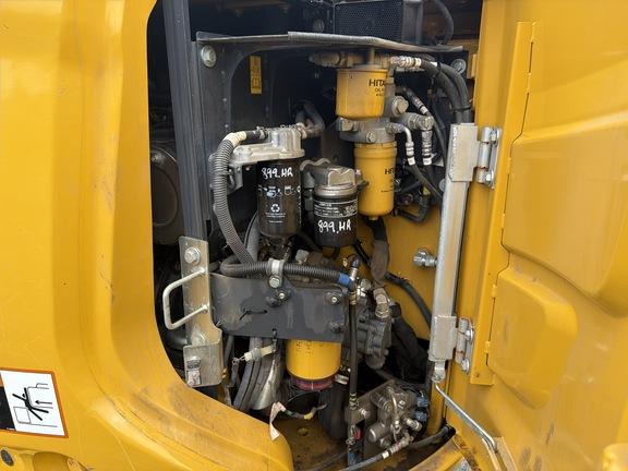 85 P TIER EXCAVATOR GEN A - Cab w/ AC; 450 mm (18 in.) Pads; w/ Bucket; Angle Blade