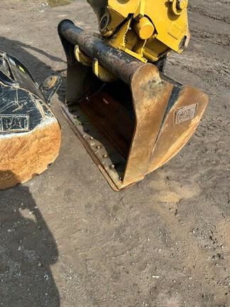2022 CAT M318 - Cab w/ AC; w/ Bucket; w/ Blade