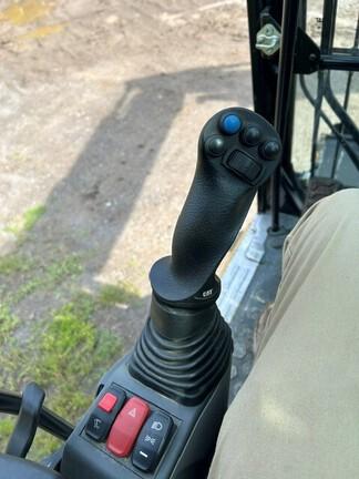 2022 CAT M318 - Cab w/ AC; w/ Bucket; w/ Blade