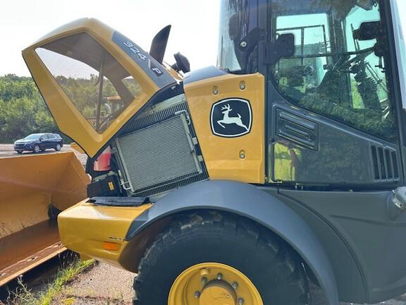 324 P FOUR WHL DRIVE LOADER - Cab w/ AC; General Purpose Bkt; 400/70R20 Tires