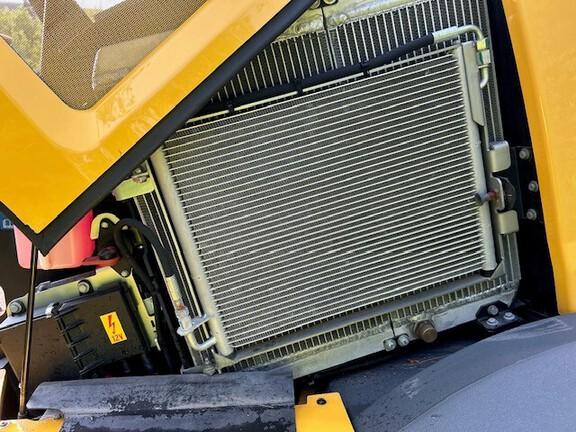 324 P FOUR WHL DRIVE LOADER - Cab w/ AC; General Purpose Bkt; 400/70R20 Tires