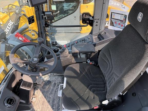 324 P FOUR WHL DRIVE LOADER - Cab w/ AC; 405/70R20 Tires