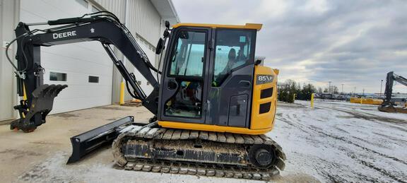 2023 John Deere 85 P TIER EXCAVATOR GEN A; Cab w/ AC; Medium Arm; Standard Track, Rubber Tracks; 18" Pads; Hydraulic Thumb