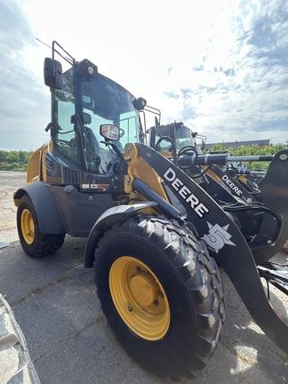 324 P FOUR WHL DRIVE LOADER - Cab w/ AC; General Purpose Bkt; 400/70R20 Tires