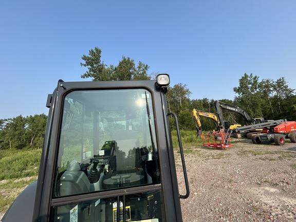 DORF 35 P TIER EXCAVATOR GEN A - Cab w/ AC; Long Arm; Rubber Tracks; Angle Blade