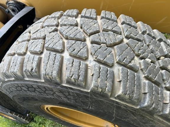 2018 CAT 938M - Cab w/ AC, Joystick Controls; Forks, Quick Coupler; 20.5 Tires; General Purpose Bkt