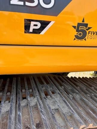 250 P TIER EXCAVATOR GEN A - Cab w/ AC; Long Arm; 800 mm (32 in.) Pads; Coupler; Options: Camera