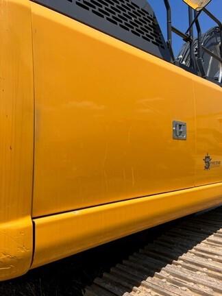 250 P TIER EXCAVATOR GEN A - Cab w/ AC; Long Arm; 800 mm (32 in.) Pads; Coupler; Options: Camera