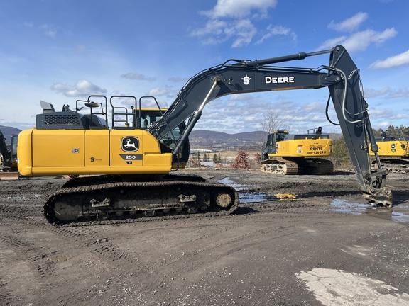 250 P TIER EXCAVATOR GEN A - Cab w/ AC; Long Arm; 800 mm (32 in.) Pads; Coupler; Options: Camera
