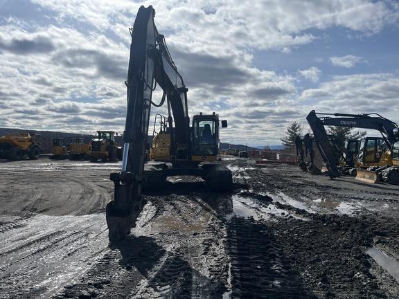 250 P TIER EXCAVATOR GEN A - Cab w/ AC; Long Arm; 800 mm (32 in.) Pads; Coupler; Options: Camera