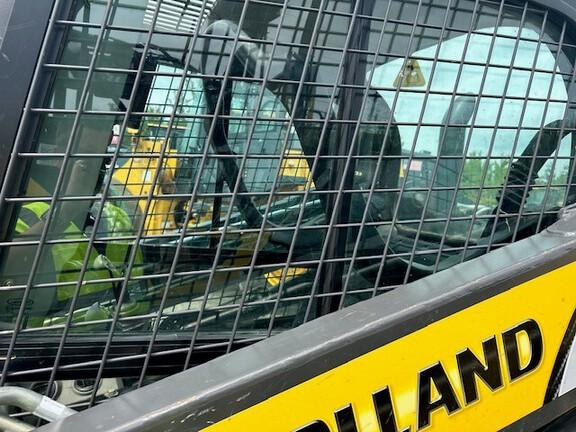2021 NEW HOLLAND C345 - Cab w/ AC; Rubber Tracks; General Purpose Bkt