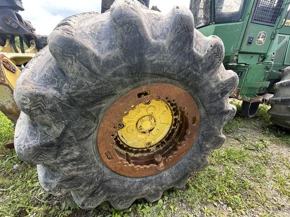 848L GRAPPLE SKIDDER - Cab w/ AC, Lever Steer; Dual Funct Grapple; Stacking Blade; 35.5 Tires