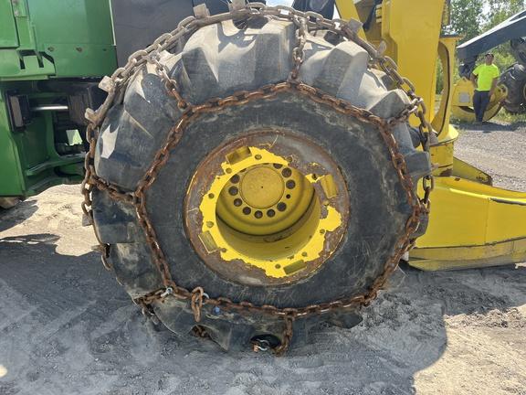 643K WHEELED FELLER BUNCHER - Cab w/ AC; Heavy Duty Axles; 28L Tires; Saw - Continuous