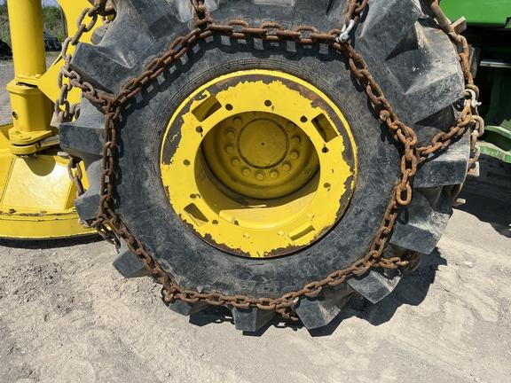 643K WHEELED FELLER BUNCHER - Cab w/ AC; Heavy Duty Axles; 28L Tires; Saw - Continuous