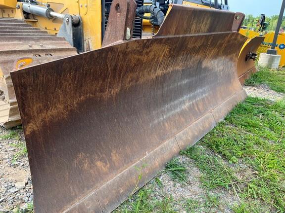 750L CRAWLER DOZER - Cab w/ AC; Low Ground Pressure; 34" Pads; Power-Angle-Tilt, 3.96 m (156 in.) Blade