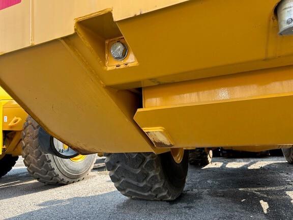 644 G TIER WHEEL LOADER - Cab w/ AC, Joystick Controls; 23.5 Tires; General Purpose Bkt; Options: Rear Camera