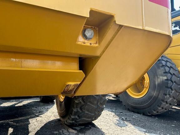 644 G TIER WHEEL LOADER - Cab w/ AC, Joystick Controls; 23.5 Tires; General Purpose Bkt; Options: Rear Camera