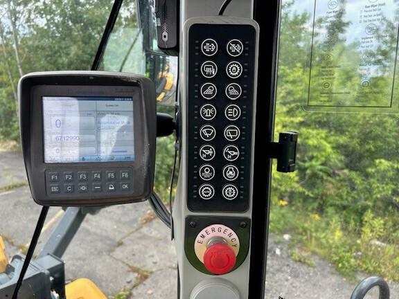 XCMG XC958U WHEEL LOADER - Cab w/ AC, Joystick Controls; General Purpose Bkt