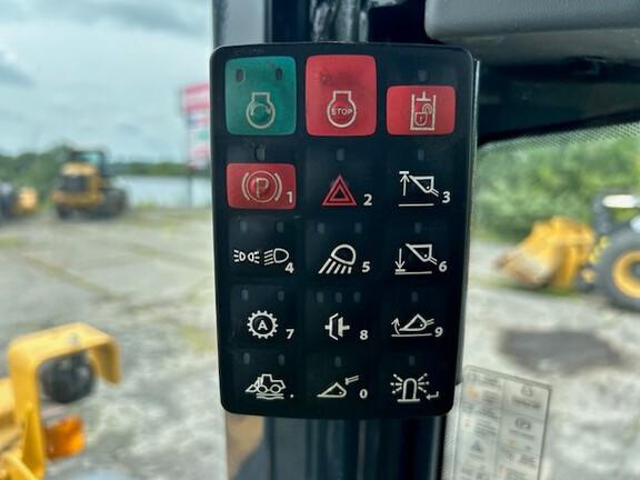 544 G-TIER WHEEL LOADER - Cab w/ AC, EH Joystick Controls; General Purpose Bkt; Options: Rear Camera
