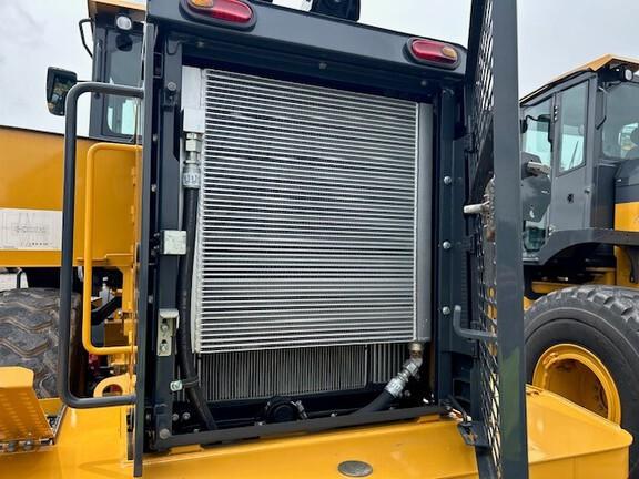544 G-TIER WHEEL LOADER - Cab w/ AC, EH Joystick Controls; 20.5 Tires, Radials; General Purpose Bkt; Options: Rear Camera, Ride Control