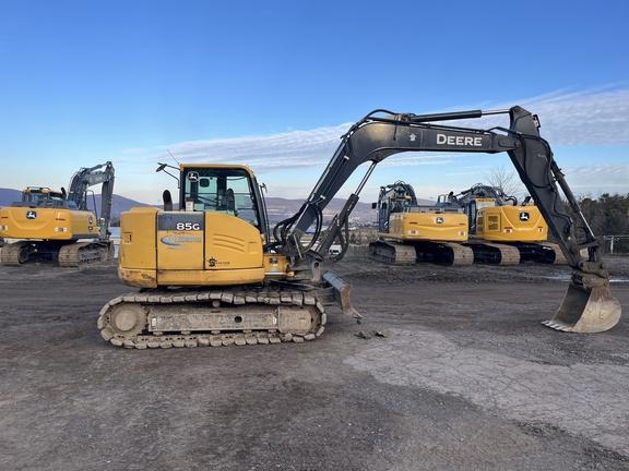 2019 John Deere 85G EXC - Cab w/ AC; Rubber Pads; 18" Pads; Aux Hydraulics, Coupler; 24" Bucket; w/ Blade