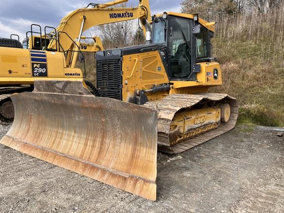 CAB A/C-LGP-34" PADS-161' BLD-SL CTRL-3S - Cab w/ AC; Low Ground Pressure; 850 mm (34 in.) Pads; Power-Angle-Tilt, 4.09 m (161 in.) Blade; Retrieval Hitch; Options: Camera, Counterweights, Rock Guards