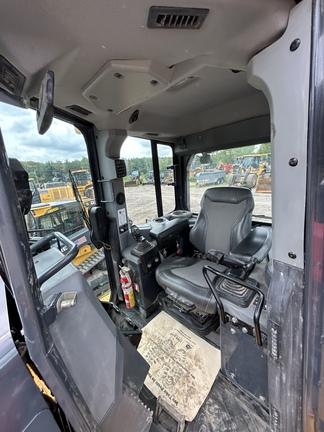 CAB A/C-LGP-34" PADS-161' BLD-SL CTRL-3S - Cab w/ AC; Low Ground Pressure; 850 mm (34 in.) Pads; Power-Angle-Tilt, 4.09 m (161 in.) Blade; Retrieval Hitch; Options: Camera, Counterweights, Rock Guards