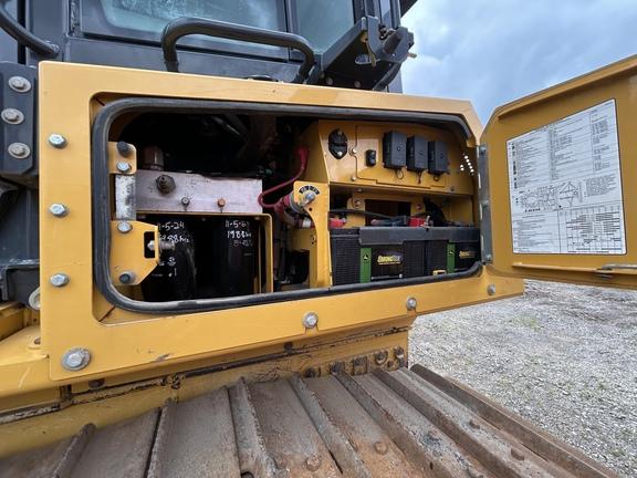 CAB A/C-LGP-34" PADS-161' BLD-SL CTRL-3S - Cab w/ AC; Low Ground Pressure; 850 mm (34 in.) Pads; Power-Angle-Tilt, 4.09 m (161 in.) Blade; Retrieval Hitch; Options: Camera, Counterweights, Rock Guards