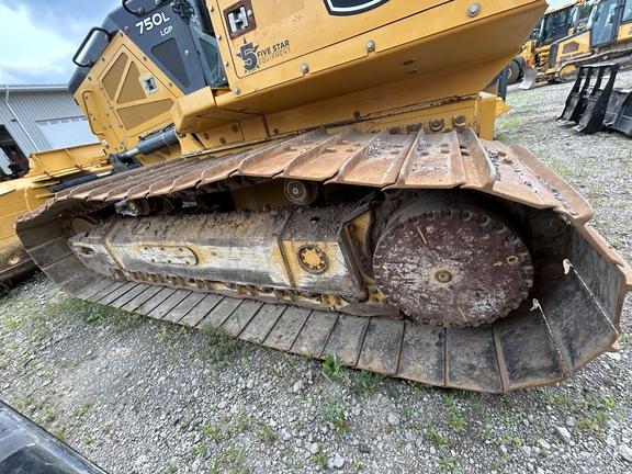 CAB A/C-LGP-34" PADS-161' BLD-SL CTRL-3S - Cab w/ AC; Low Ground Pressure; 850 mm (34 in.) Pads; Power-Angle-Tilt, 4.09 m (161 in.) Blade; Retrieval Hitch; Options: Camera, Counterweights, Rock Guards