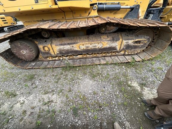 CAB A/C-LGP-34" PADS-161' BLD-SL CTRL-3S - Cab w/ AC; Low Ground Pressure; 850 mm (34 in.) Pads; Power-Angle-Tilt, 4.09 m (161 in.) Blade; Retrieval Hitch; Options: Camera, Counterweights, Rock Guards