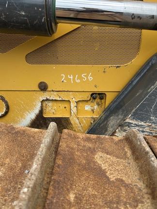 CAB A/C-LGP-34" PADS-161' BLD-SL CTRL-3S - Cab w/ AC; Low Ground Pressure; 850 mm (34 in.) Pads; Power-Angle-Tilt, 4.09 m (161 in.) Blade; Retrieval Hitch; Options: Camera, Counterweights, Rock Guards
