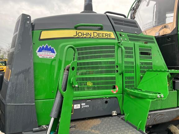 1510G FORWARDER - Cab w/ AC; 8x8; Stacking Blade