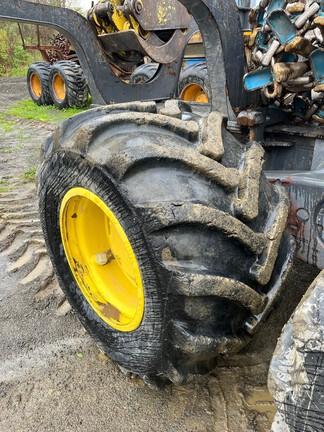 1510G FORWARDER - Cab w/ AC; 8x8; Stacking Blade