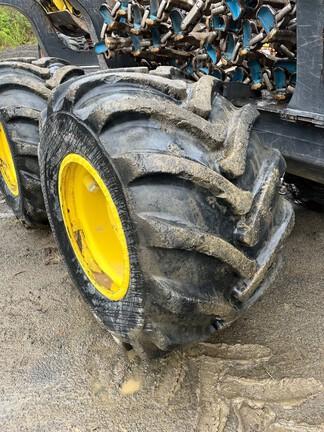 1510G FORWARDER - Cab w/ AC; 8x8; Stacking Blade
