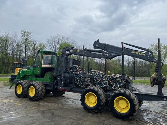1510G FORWARDER - Cab w/ AC; 8x8; Stacking Blade