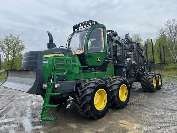 1510G FORWARDER - Cab w/ AC; 8x8; Stacking Blade