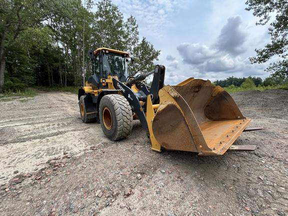 624 P-TIER 4WD LOADER W/ 60" FORKS - Cab w/ AC, Joystick Controls; 20.5 Tires; General Purpose Bkt; Options: Rear Camera