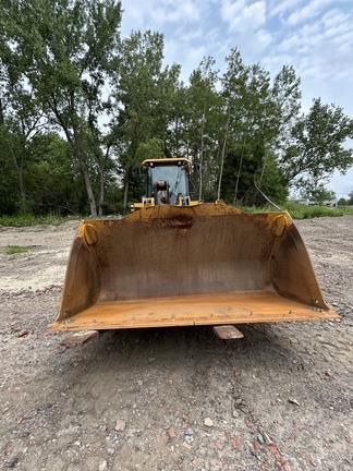 624 P-TIER 4WD LOADER W/ 60" FORKS - Cab w/ AC, Joystick Controls; 20.5 Tires; General Purpose Bkt; Options: Rear Camera