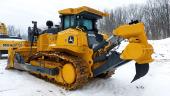 2019 John Deere 1050K, Cab w/ AC; 24" Pads; Semi-U Blade, 3.96 m (156 in.) Blade; Ripper