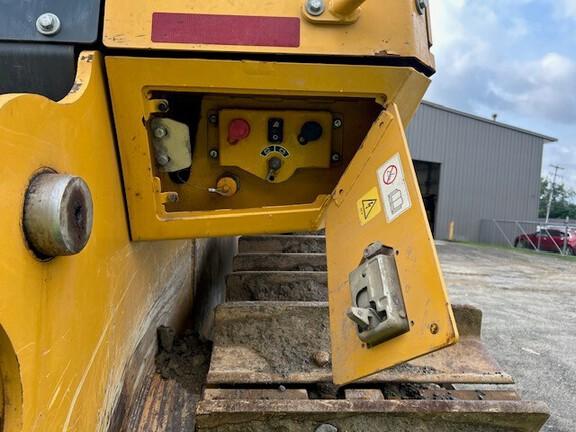 2019 John Deere 1050K, Cab w/ AC; 24" Pads; Semi-U Blade, 3.96 m (156 in.) Blade; Ripper