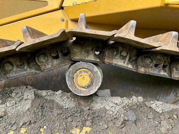 2019 John Deere 1050K, Cab w/ AC; 24" Pads; Semi-U Blade, 3.96 m (156 in.) Blade; Ripper
