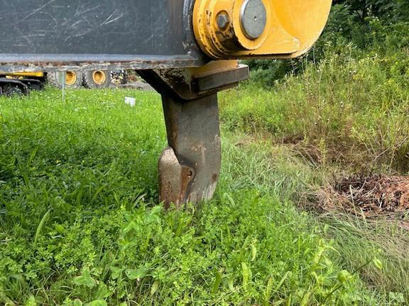 2019 John Deere 1050K, Cab w/ AC; 24" Pads; Semi-U Blade, 3.96 m (156 in.) Blade; Ripper