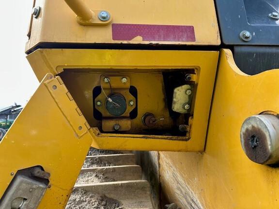 2019 John Deere 1050K, Cab w/ AC; 24" Pads; Semi-U Blade, 3.96 m (156 in.) Blade; Ripper