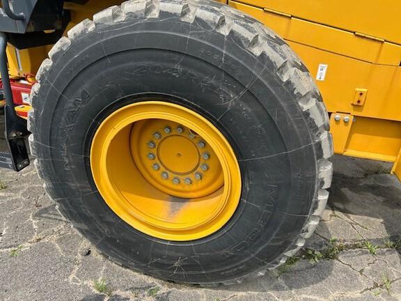 544 G-TIER WHEEL LOADER -Cab w/ AC; Quick Coupler; 20.5 Tires; General Purpose Bkt; Options: Rear Camera