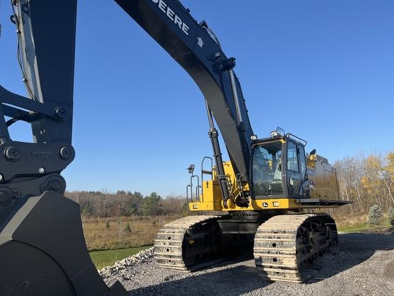 2022 John Deere 670G Excavator; Cab w/ AC; Medium Arm; Standard Boom; Standard Track; 36" Pads; Coupler; 72" Bucket